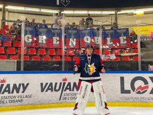 panneau de grenoble , en tribune